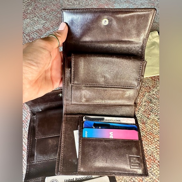 Fendi Wallets with 1 dust bag 💎Authentic - Picture 11 of 17